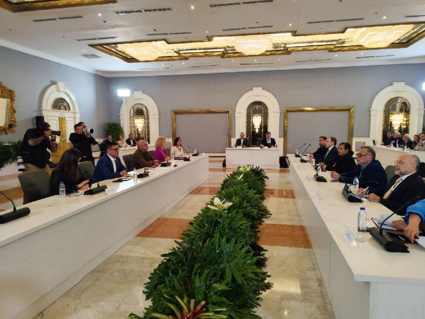 Las delegaciones del chavismo y de la oposición instalaron la tercera Jornada de Diálogo Nacional, desde el Hotel Meliá Caracas, el 14 de octubre de 2026