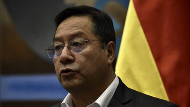 El nuevo presidente de Bolivia, Luis Arce, pronuncia un discurso durante la ceremonia de toma de posesión de sus ministros en el palacio de gobierno Casa Grande del Pueblo en La Paz el 9 de noviembre de 2020.El economista izquierdista Luis Arce asumió la presidencia boliviana enfrentando el desafío de unir a una sociedad polarizada y reactivar una economía devastada por la pandemia de coronavirus. &nbsp;