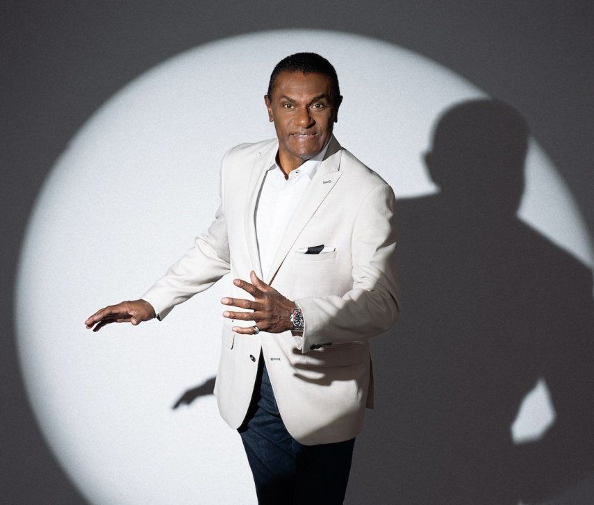 El cantante José Alberto El Canario.