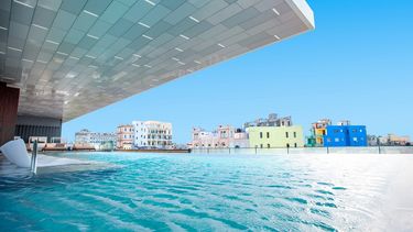 La Habana, vista más allá de la piscina del hotel Iberostar Grand Packard.