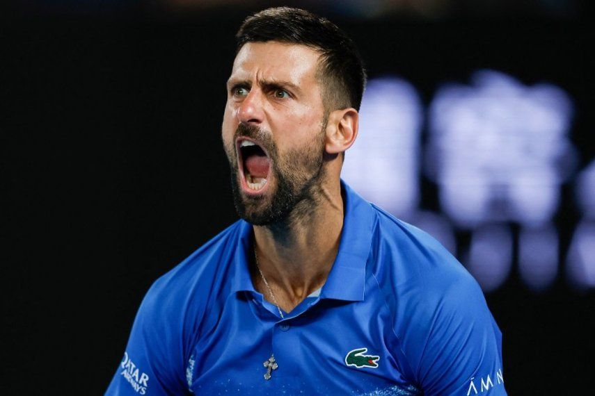 El serbio Novak Djokovic reacciona después de un punto contra el checo Tomas Machac durante su partido individual masculino en el sexto día del torneo de tenis Abierto de Australia en Melbourne el 17 de enero de 2025.&nbsp;