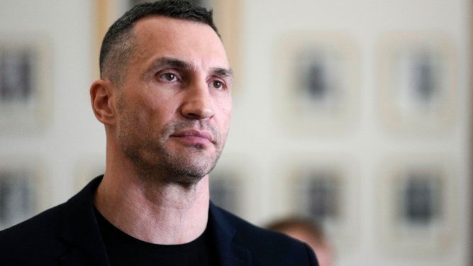 El excampeón mundial de boxeo, Wladimir Klitschko, tras participar en una reunión con Robert Habeck, ministro de Economía y Clima de Alemania, el 31 de marzo de 2022.