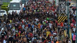 Migrantes en caravana con destino a Estados Unidos