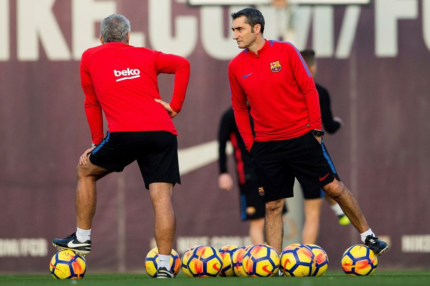 El entrenador del Barcelona, Ernesto&nbsp;Valverde&nbsp;durante el entrenamiento en la ciudad deportiva Joan Gamper.