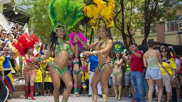 Los fanáticos de Brasil y Colombia se dieron cita el viernes 4 de julio en el Mary Brickell Village, en Miami. (Foto: Yender Hernández)