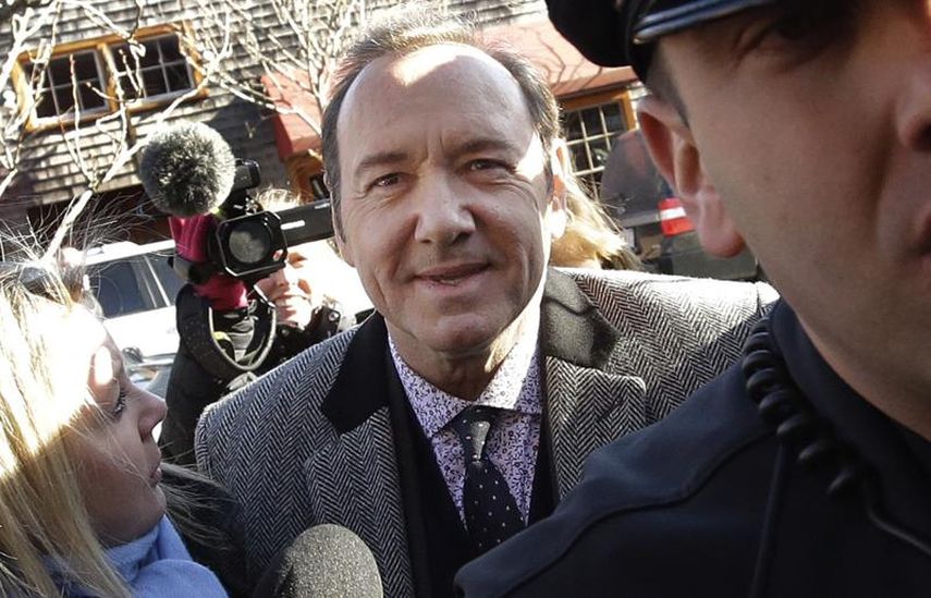 El actor Kevin Spacey llega a una corte de distrito el lunes 7 de enero de 2019, en Nantucket, Massachusetts.&nbsp;