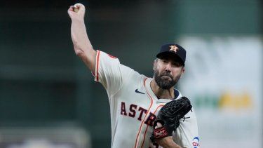 El abridor de los Astros de Houston, Justin Verlander lanza durante un juego simulado el domingo 4 de agosto de 2024, en Houston.&nbsp;