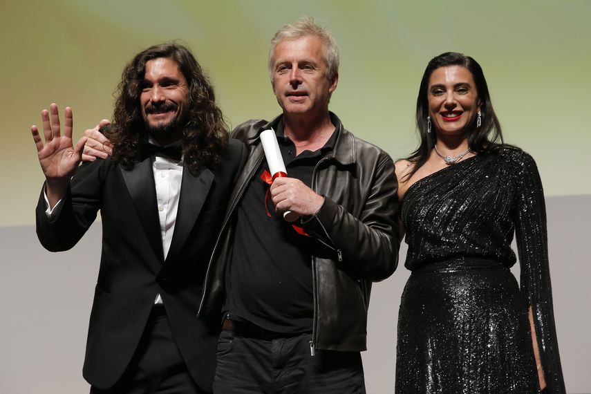 Estaban en liza en esta edición dieciocho películas, de las cuales nueve, según subrayó en la gala el delegado general del Festival de Cannes, Thierry Frémaux, eran óperas primas.