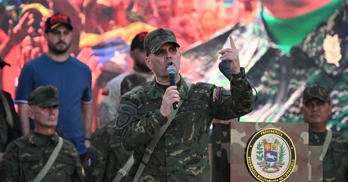 Régimen de Maduro denuncia presencia de cazas estadounidenses cerca de sus costas