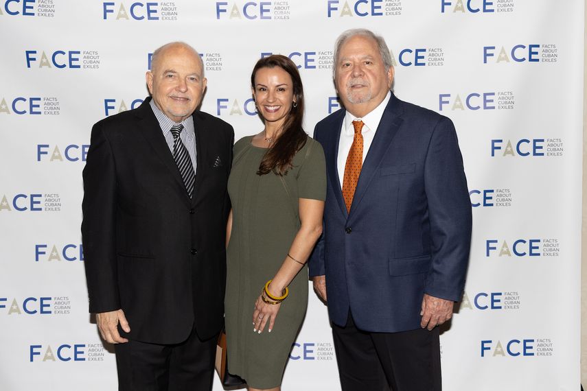 Frank Rodríguez, Yendi Valdés, César Pizarro, Comité Organizador del Banquete de FACE.&nbsp;