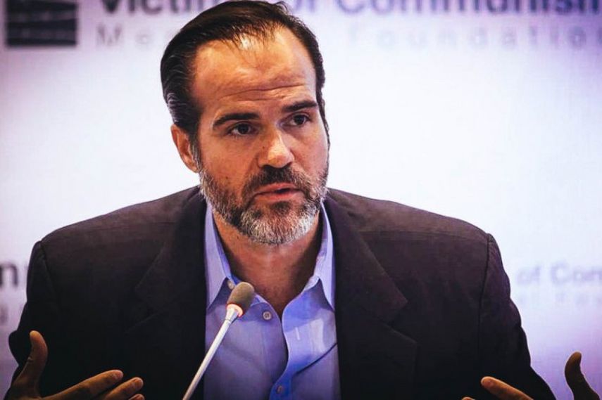 El cubanoamericano Mauricio&nbsp;Claver-Carone es parte del grupo de nuevos empleados en el Consejo de Seguridad Nacional de EEUU.