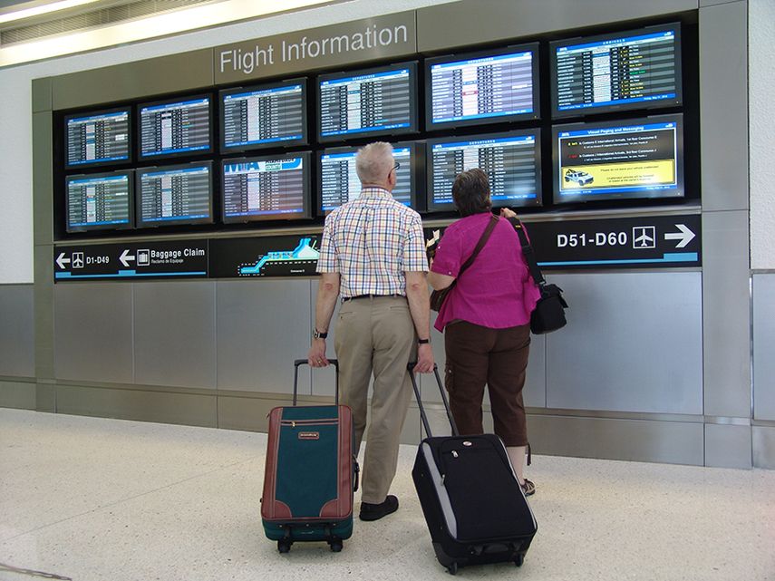 El aeropuerto miamense figura entre los 20 más transitados del mundo. (J.HDEZ.)