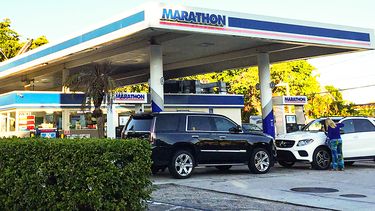 Vista parcial de una gasolinera en Miami.