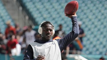 &ldquo;No estar&eacute; jugando m&aacute;s en la NFL&rdquo;, sentenci&oacute; Brown mientras los Patriots se preparaban para jugar el domingo, como el equipo m&aacute;s reciente con el que se ha cortado de manera abrupta la relaci&oacute;n con el receptor.