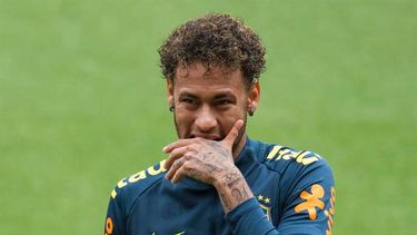 Neymar, el crack brasileño, durante los entrenamientos.
