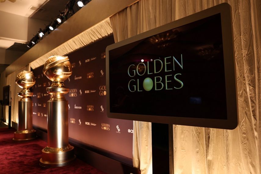 Se exhiben globos de oro de gran tamaño antes del anuncio de las nominaciones para la 83.ª edición de los Golden Globes en Beverly Hills, California, el 8 de diciembre de 2025. &nbsp;