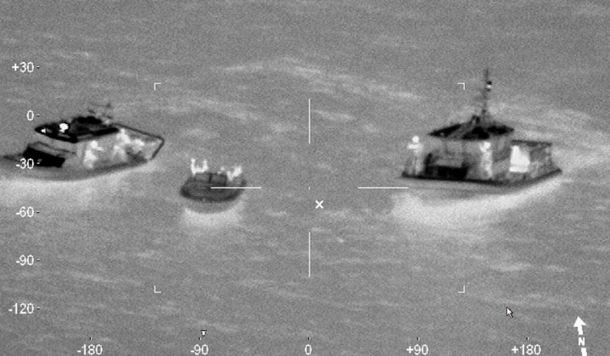 Los guardacostas recogieron a nueve inmigrantes ecuatorianos y dos dominicanos.