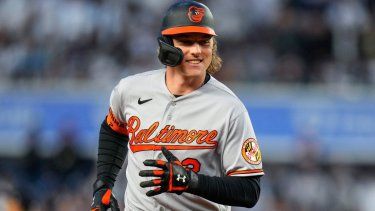 Gunnar Henderson, de los Orioles de Baltimore, corre las bases después de conectar un jonrón en contra de los Yanquis de Nueva York durante la cuarta entrada del juego de béisbol del 23 de mayo de 2023, en Nueva York.