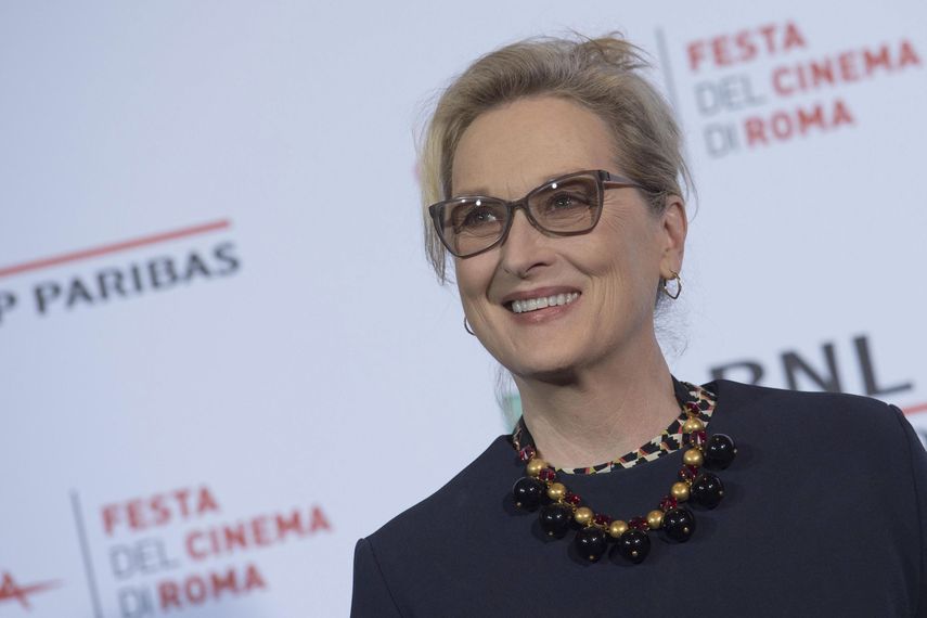 Streep opinó este jueves en Roma que, con su sexismo, el candidato republicano a la Casa Blanca, Donald Trump, está haciendo un óptimo trabajo contra sí mismo y a favor de la aspirante demócrata, Hillary Clinton