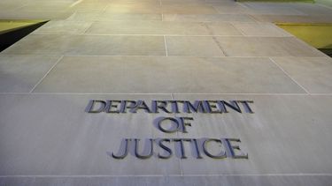 Esta fotografía de archivo del 14 de mayo de 2013 muestra la sede del Departamento de Justicia en Washington.&nbsp;