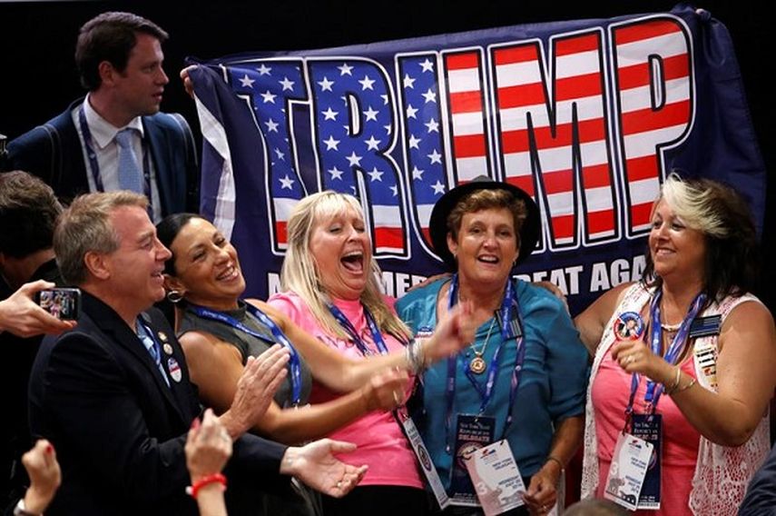 Delegados celebran mientras esperan el reinicio de la Convención Nacional Republicana en Quicken Loans Arena, este miércoles 20 de julio de 2016, en Cleveland, Ohio. (EFE)