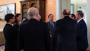 El ministro de Asuntos Exteriores, Unión Europea y Cooperación, José Manuel Albares, se reúne con miembros de la oposición venezolana en Madrid.