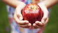 Estudios demuestran que quienes comen una manzana diaria tienen mejor salud cardíaca