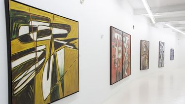 Algunos de los cuadros de&nbsp;Oswaldo Vigas, que se pueden apreciar en la muestra Soto to Vigas.