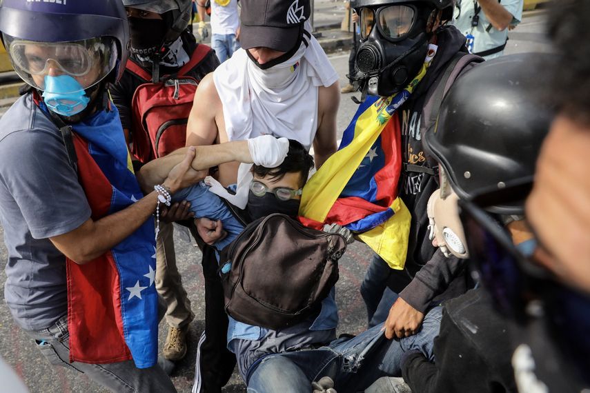 Con la muerte de Vallenilla, suman ya 80 los muertos contabilizados desde que comenzara el pasado 1 de abril una oleada de protestas en Venezuela en contra del Gobierno, según las organización del exilio.