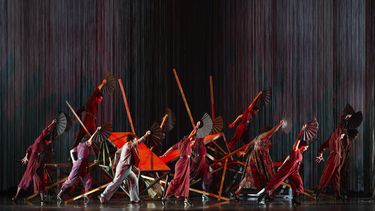 En esta imagen proporcionada por la Ópera Metropolitana, una escena de Ainadamar de Golijov, que se estrenará en la ópera el 15 de octubre.
