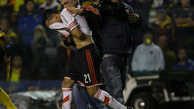 Futbolistas de River quedaron afectados físicamente. (EFE) 