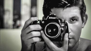 Autorretrato del periodista independiente cubano Yariel Valdés.