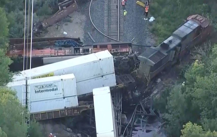 Imagen aérea del violento choque de ambos trenes en Colorado.