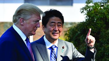 Donald Trump y el premier nipón, Shinzo Abe, realizaron un encuentro formal a puertas cerradas, luego de disputar una ronda de golf en un exclusivo club.