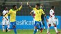 El brasileño Roberto Firmino (der.) celebra con su compañero Neymar durante un partido de fútbol clasificatorio sudamericano para la Copa Mundial de la FIFA 2022. El brasileño Roberto Firmino (der.) celebra con su compañero Neymar durante un partido de fútbol clasificatorio sudamericano para la Copa Mundial de la FIFA 2022.