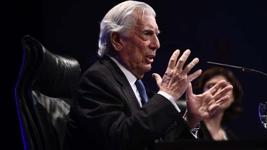 En la novela hablo de una&nbsp;Am&eacute;rica&nbsp;Latina odiosa, detestable y con violencia que es la de los dictadores. Pero afortunadamente hoy ya no existen esas dictaduras militares, aunque s&iacute; haya dictaduras ideol&oacute;gicas como las de Venezuela, Cuba o Nicaragua y democracias imperfectas impregnadas de populismo, lament&oacute; el escritor&nbsp;