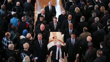 Al sepelio de Miñoso asistieron aficionados y autoridades de la ciudad de Chicago. (AP)