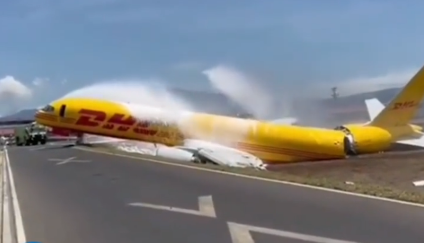 Avión carguero de DHL se partió en dos tras un aterrizaje de emergencia en Costa Rica.