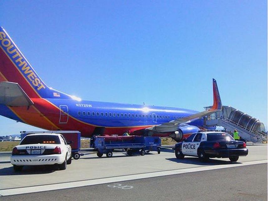El capitán del vuelo 3677, con destino a Denver, indicó a las autoridades la presencia de una potencial amenaza contra la seguridad a bordo del aparato ( Foto @Airline_News)