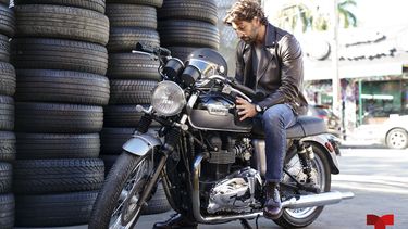 El actor David Chocarro encarna a Emiliano Le&oacute;n en 100 d&iacute;as para enamorarnos&nbsp;