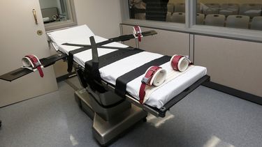La fotografía muestra una camilla en la cámara de ejecución de la Penitenciaría Estatal de Oklahoma, en McAlester, Oklahoma