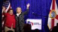 La excandidata presidencial de EE.UU. Hillary Clinton (dcha) y la candidata demócrata a la Cámara de Representantes Donna Shalala, saludan durante un acto electoral celebrado en Miami, EEUU, el 24 de octubre del 2018. La excandidata presidencial de EE.UU. Hillary Clinton (dcha) y la candidata demócrata a la Cámara de Representantes Donna Shalala, saludan durante un acto electoral celebrado en Miami, EEUU, el 24 de octubre del 2018.