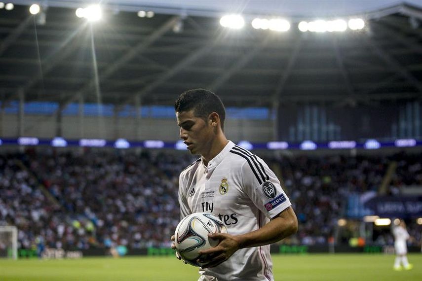 James podría estar jugando sus últimos partidos con el Real Madrid. (EFE)