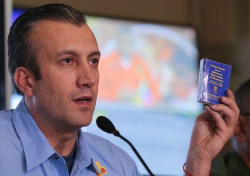 Es lamentable que la Asamblea Nacional (AN, Parlamento) haya irrespetado los acuerdos de la mesa de diálogo y se mantenga en desacato y de espaldas a la ley, dijo El Aissami