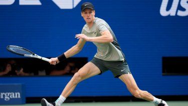 Jannik Sinner devuelve ante Taylor Fritz durante la final del Abierto de Estados Unidos, el domingo 8 de septiembre de 2024, en Nueva York.&nbsp;
