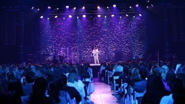 La Conferencia Internacional Mujer Única es moderada por la pastora Mariam Delgado.&nbsp;