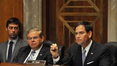 Los senadores Marco Rubio y Bob Menéndez