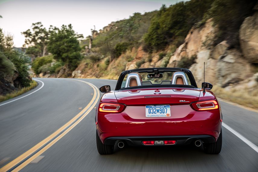 2017 Fiat 124 Spider rear.jpg
