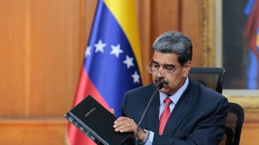 Según el dictador Nicolás Maduro, sus adversarios fabricaron actas para desestabilizar