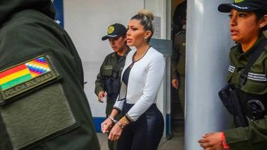 Gabriela Zapata (al centro)&nbsp;está detenida desde febrero del año pasado, tras haber sido acusada por el propio Gobierno de haber usado oficinas del ministerio de la Presidencia para hacer tratos ilegales con empresarios.